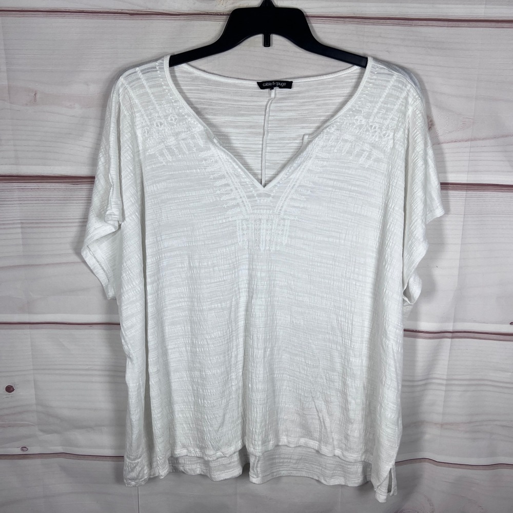 Cable & Gauge Top Women 3X White Embroidered V-Neck Textured Short Sleeve Blouse